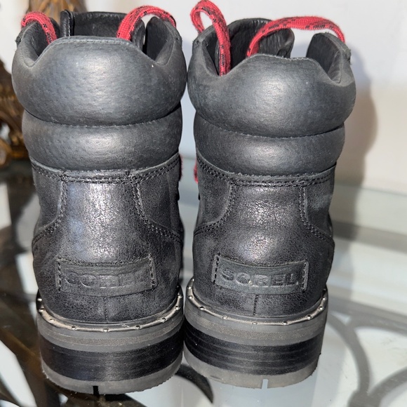 Sorel women’s boots - Picture 3 of 6